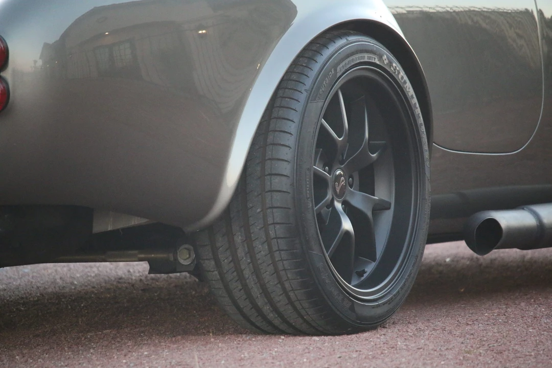 Shelby Cobra Replica - Image 16 of 31