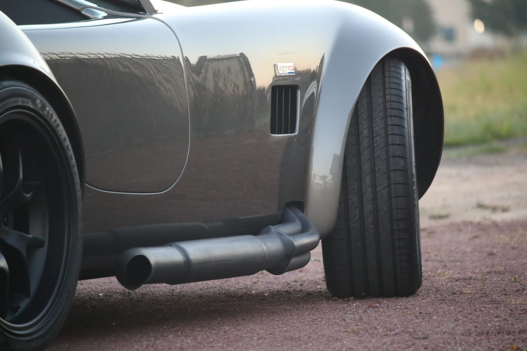 Shelby Cobra Replica - Image 21 of 31