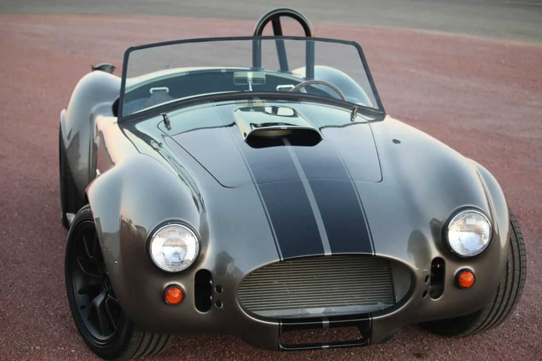 Shelby Cobra Replica - Image 6 of 31