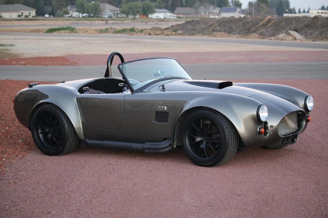 Shelby Cobra Replica - Image 9 of 31