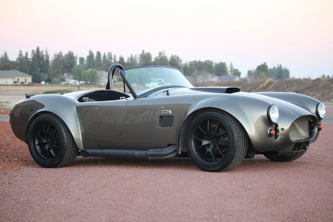 Shelby Cobra Replica - Image 10 of 31