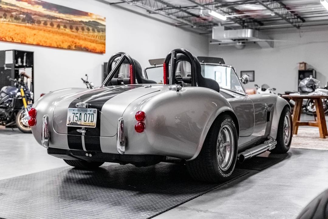 Shelby Cobra Replica - Image 15 of 31