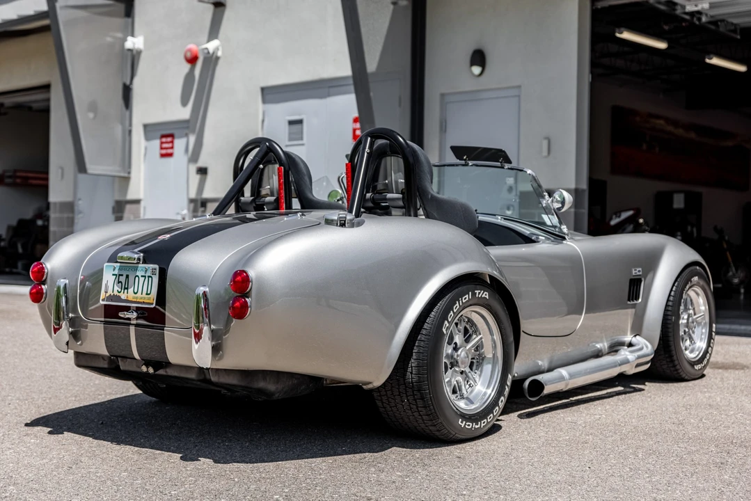 Shelby Cobra Replica - Image 7 of 31