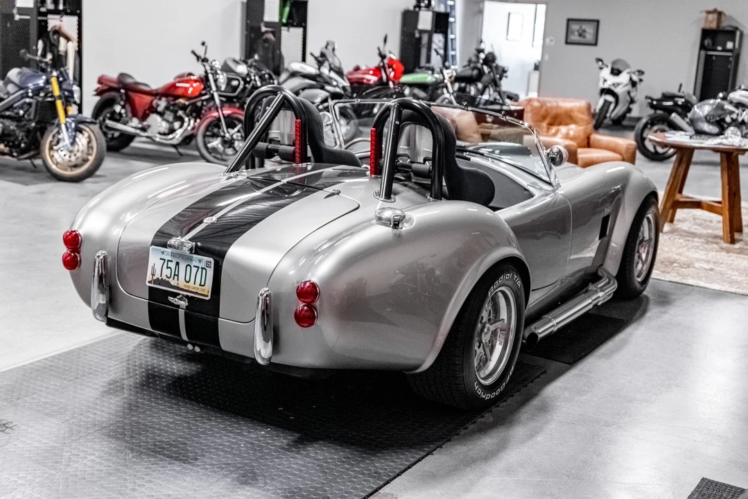 Shelby Cobra Replica - Image 16 of 31