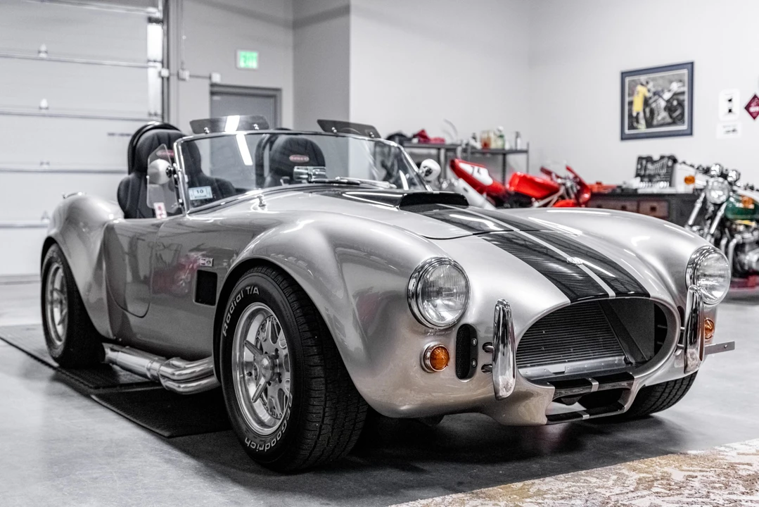 Shelby Cobra Replica - Image 17 of 31