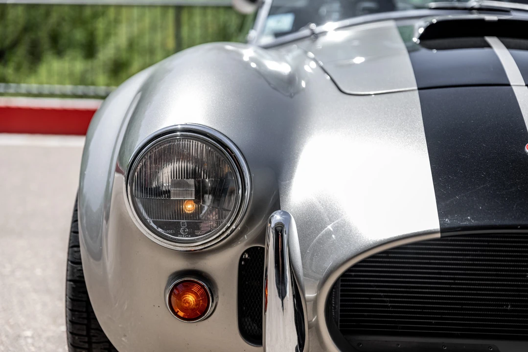 Shelby Cobra Replica - Image 20 of 31