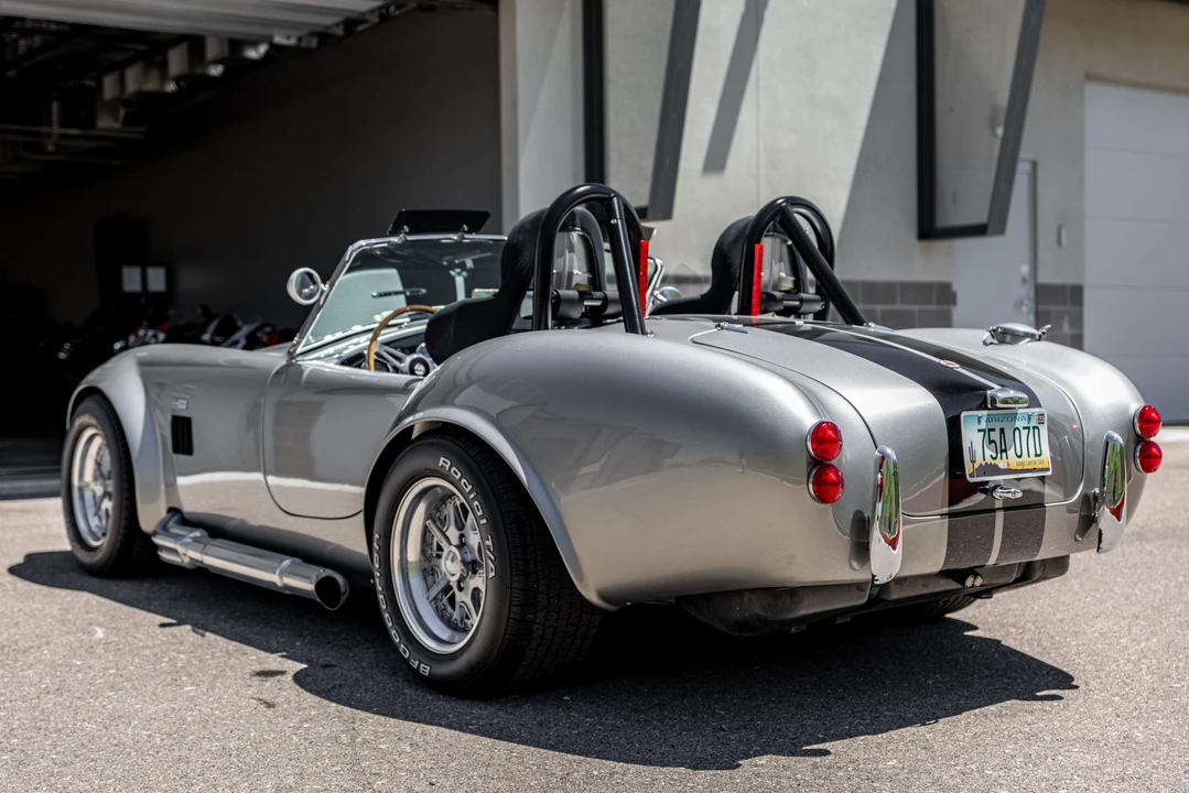 Shelby Cobra Replica - Image 5 of 31