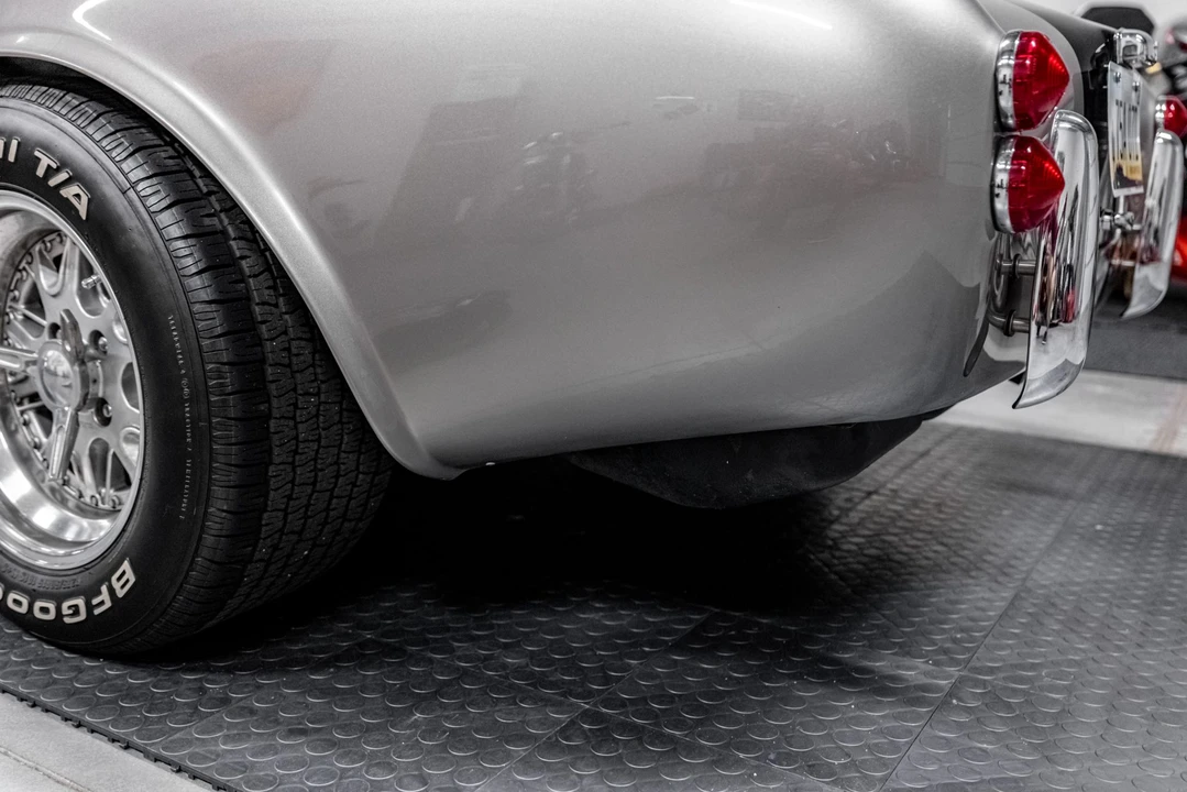 Shelby Cobra Replica - Image 28 of 31