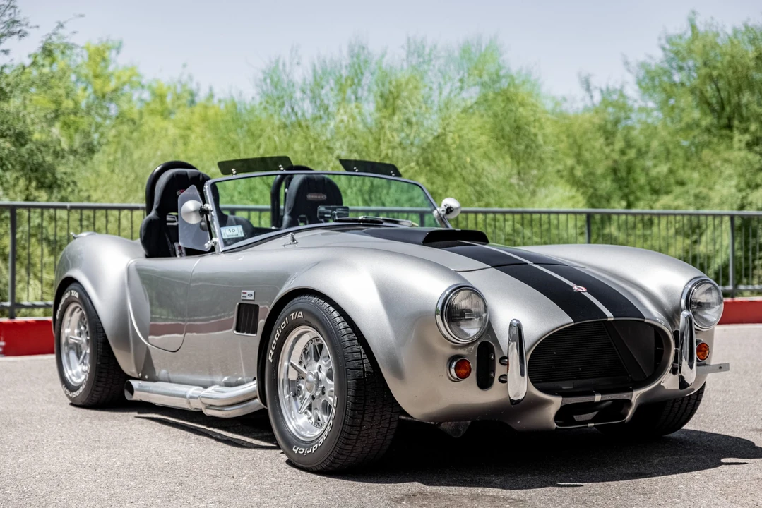 Shelby Cobra Replica - Image 9 of 31