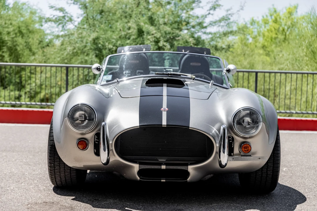 Shelby Cobra Replica - Image 10 of 31