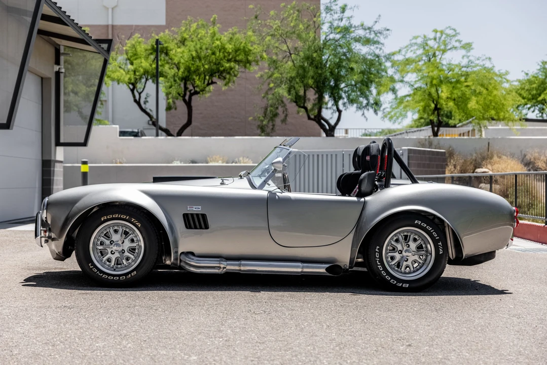 Shelby Cobra Replica - Image 4 of 31