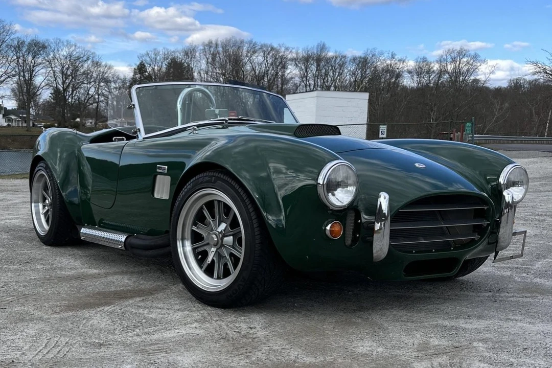 Shelby Cobra Replica - Image 9 of 31