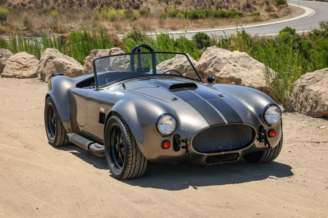Shelby Cobra Replica - Image 9 of 31