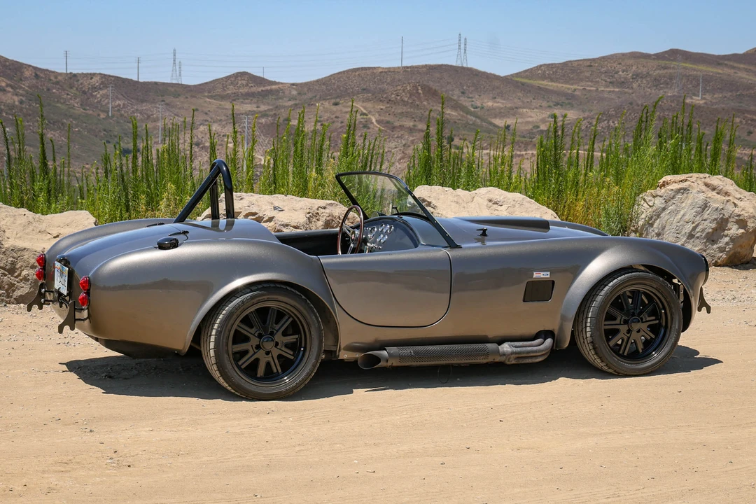 Shelby Cobra Replica - Image 17 of 31