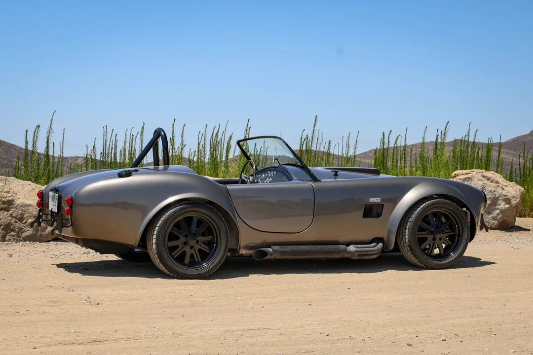 Shelby Cobra Replica - Image 18 of 31