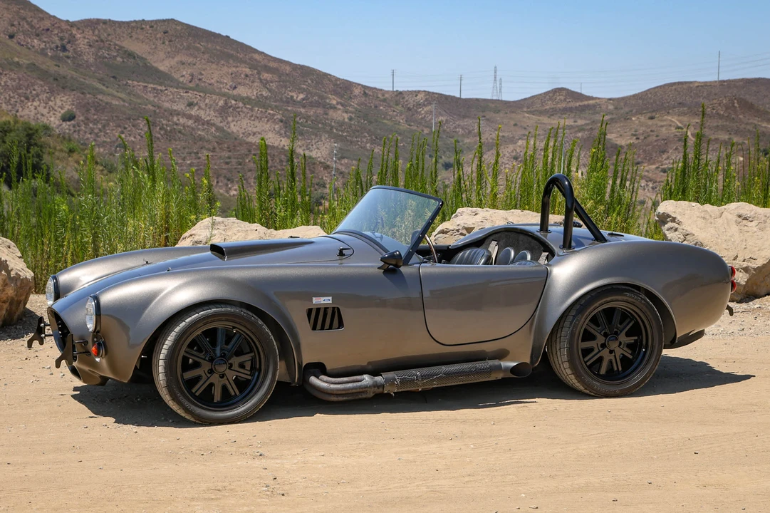 Shelby Cobra Replica - Image 2 of 31