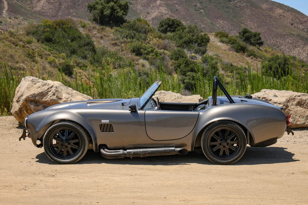 Shelby Cobra Replica - Image 30 of 31