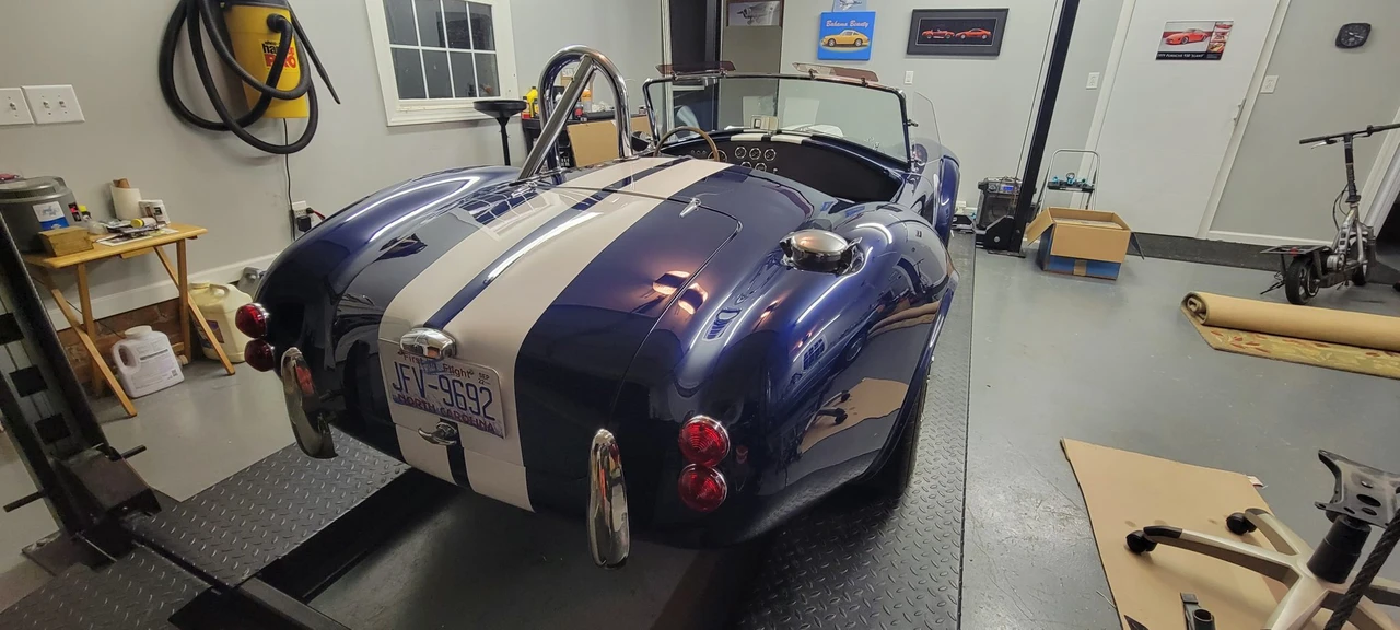 Shelby Cobra Replica - Image 14 of 31