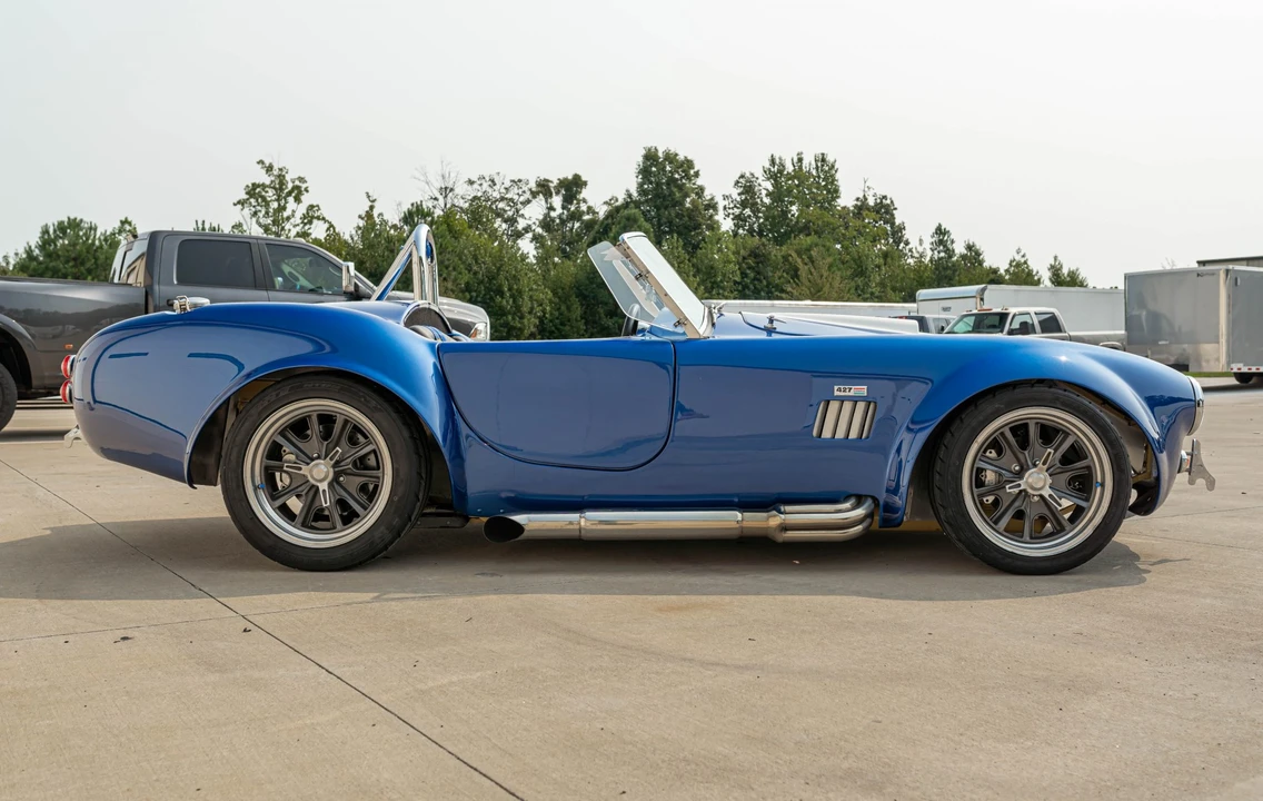 Shelby Cobra Replica - Image 9 of 31