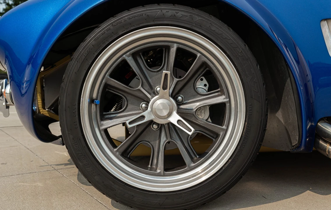 Shelby Cobra Replica - Image 29 of 31