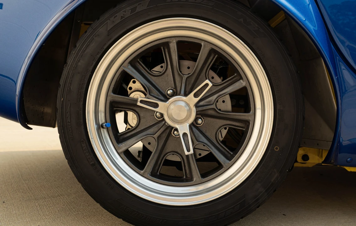Shelby Cobra Replica - Image 28 of 31