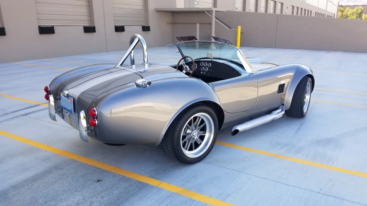 Shelby Cobra Replica - Image 8 of 31
