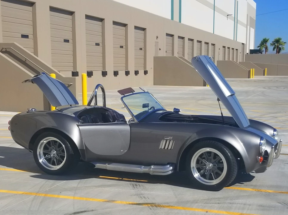 Shelby Cobra Replica - Image 13 of 31