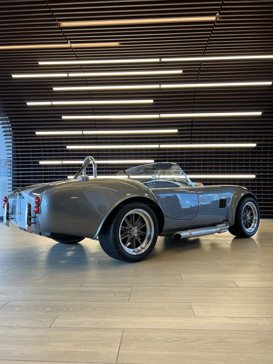 Shelby Cobra Replica - Image 5 of 31