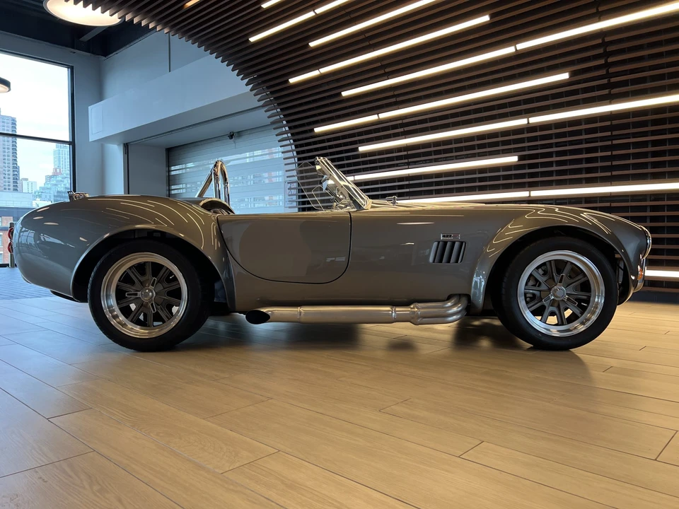 Shelby Cobra Replica - Image 7 of 31