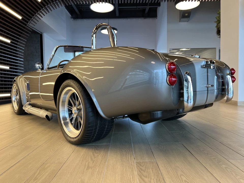 Shelby Cobra Replica - Image 3 of 31