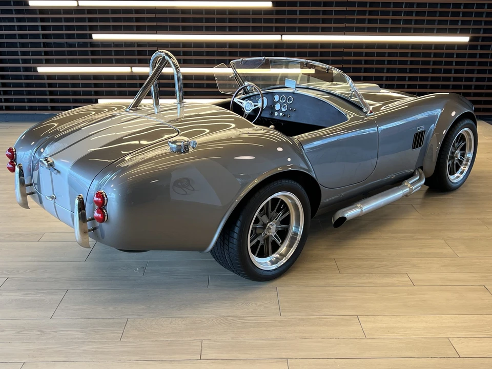 Shelby Cobra Replica - Image 6 of 31