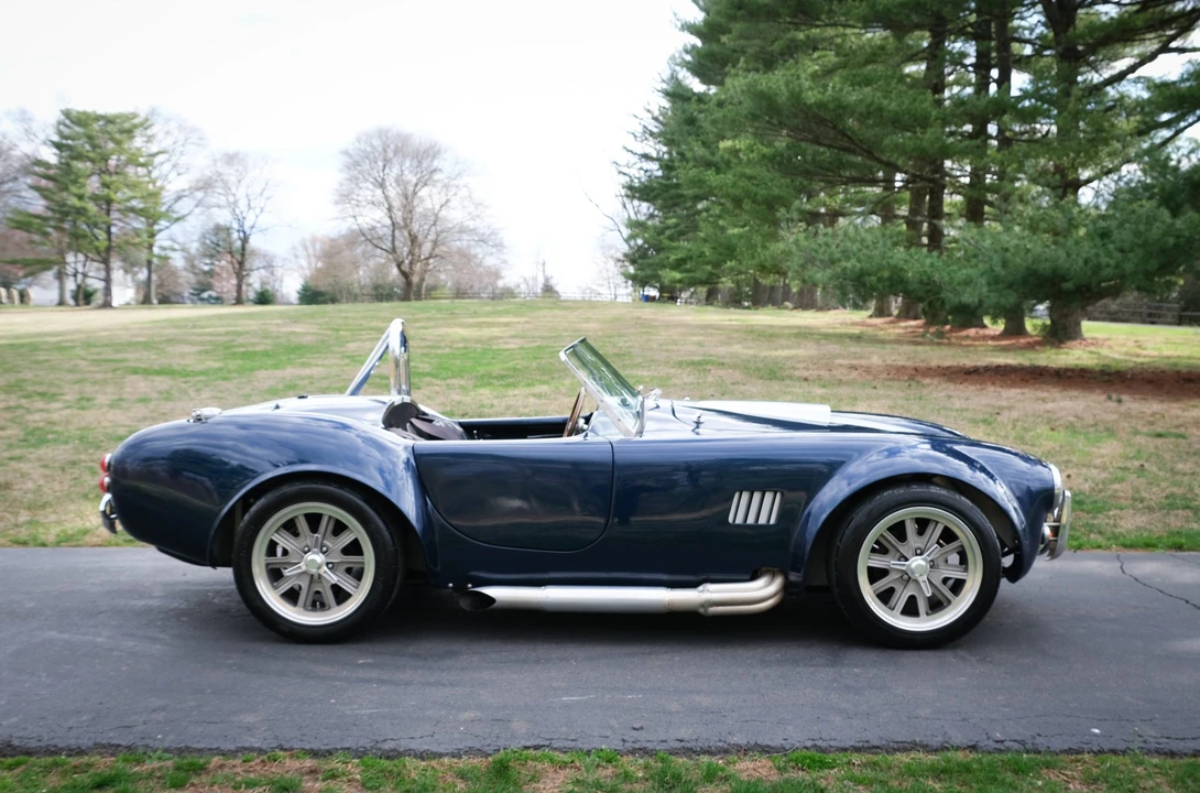 Shelby Cobra Replica - Image 17 of 31