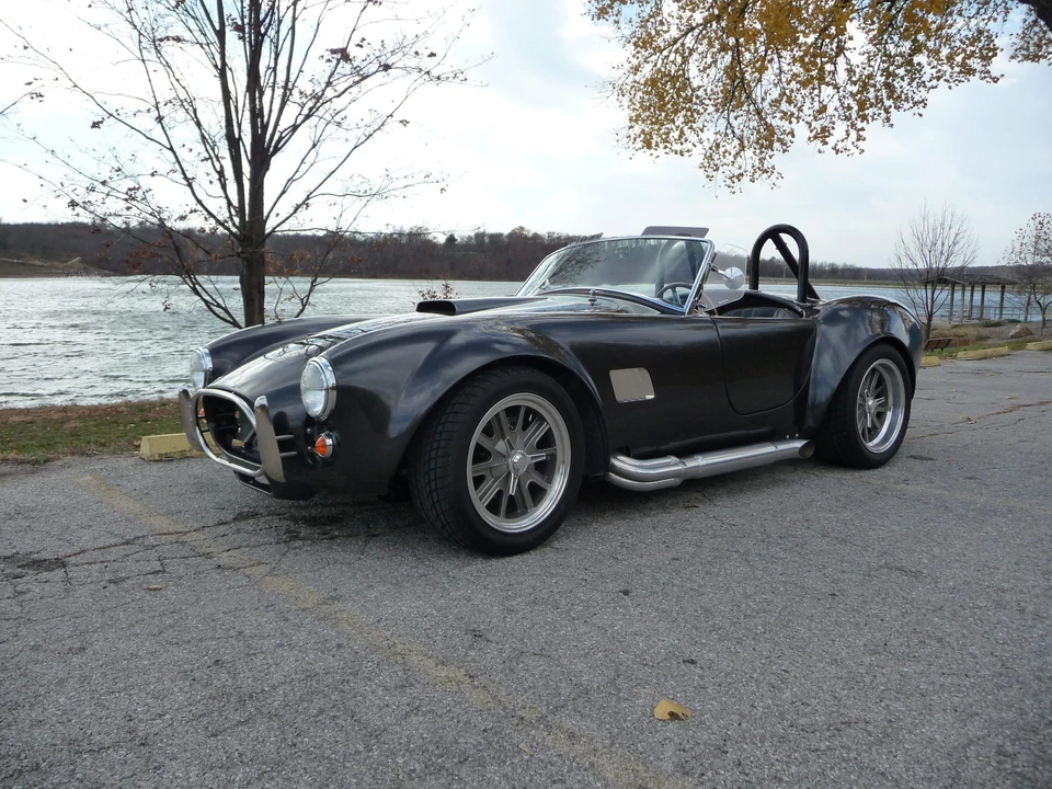Shelby Cobra Replica - Image 4 of 31