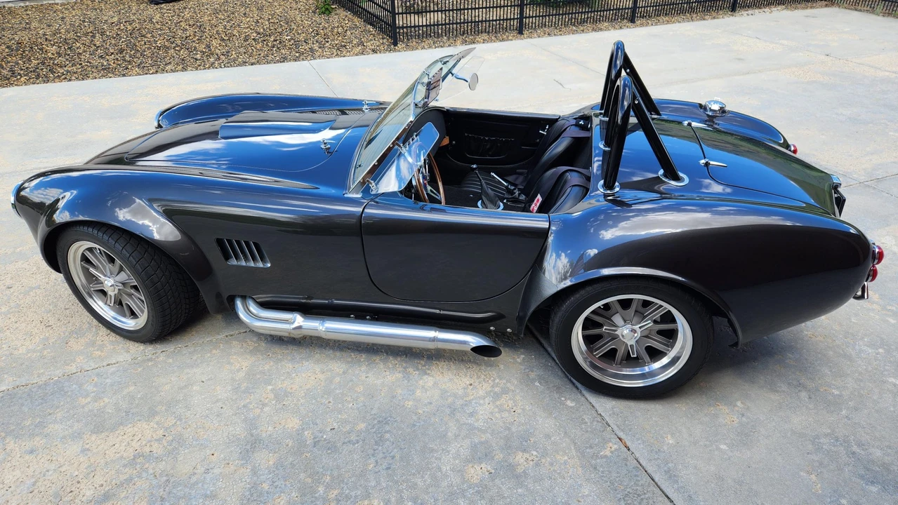 Shelby Cobra Replica - Image 13 of 31