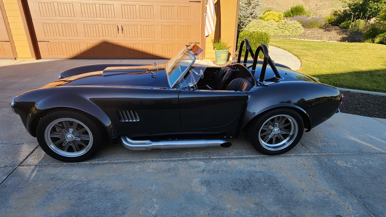 Shelby Cobra Replica - Image 8 of 31