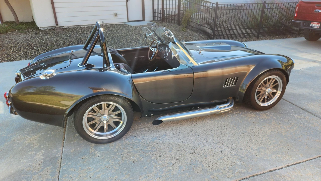 Shelby Cobra Replica - Image 17 of 31