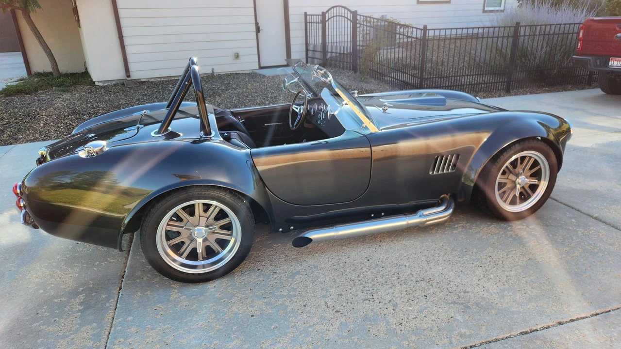 Shelby Cobra Replica - Image 16 of 31