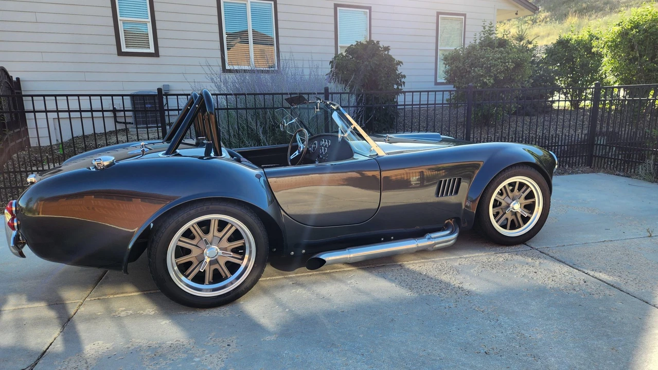 Shelby Cobra Replica - Image 15 of 31