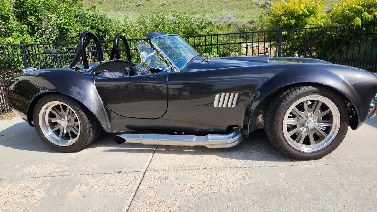 Shelby Cobra Replica - Image 18 of 31