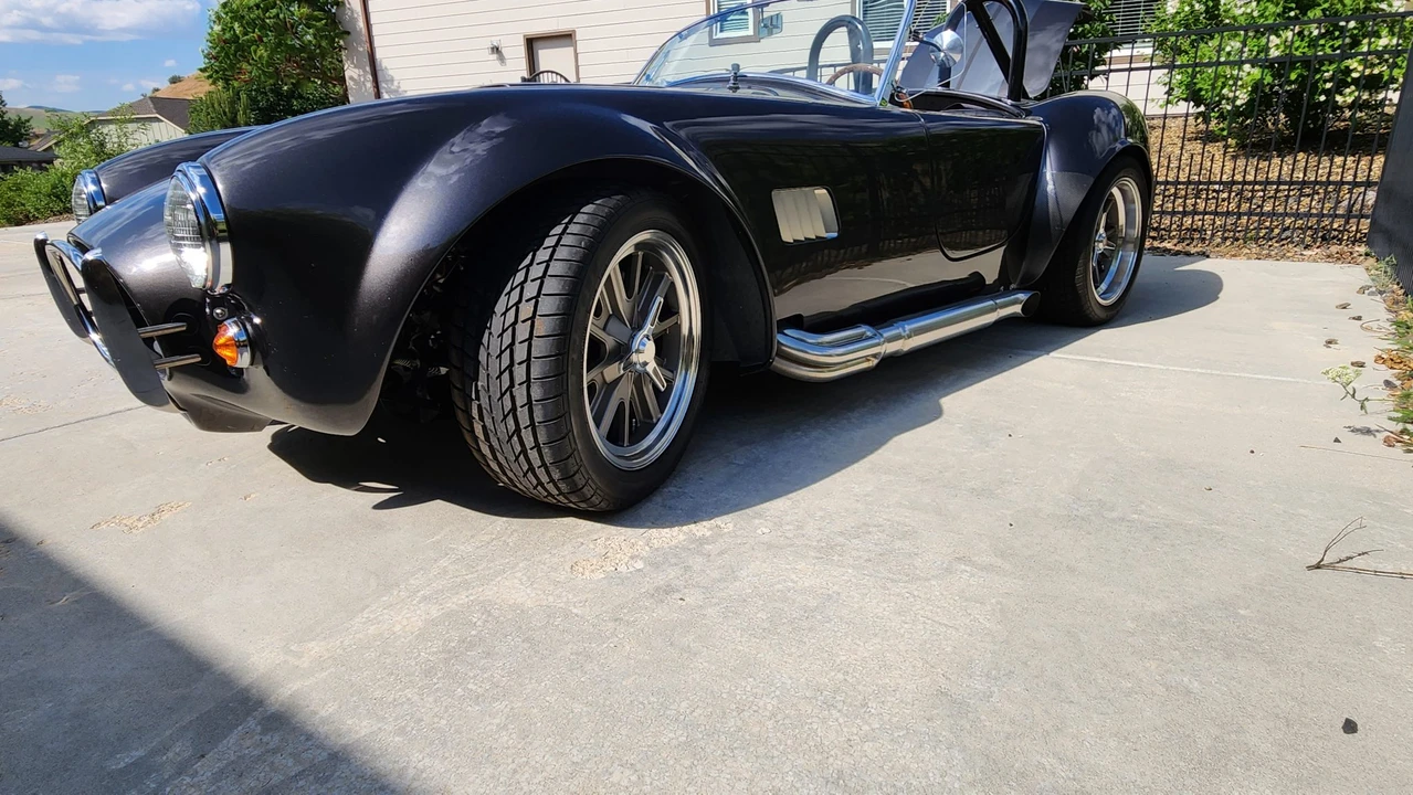 Shelby Cobra Replica - Image 29 of 31