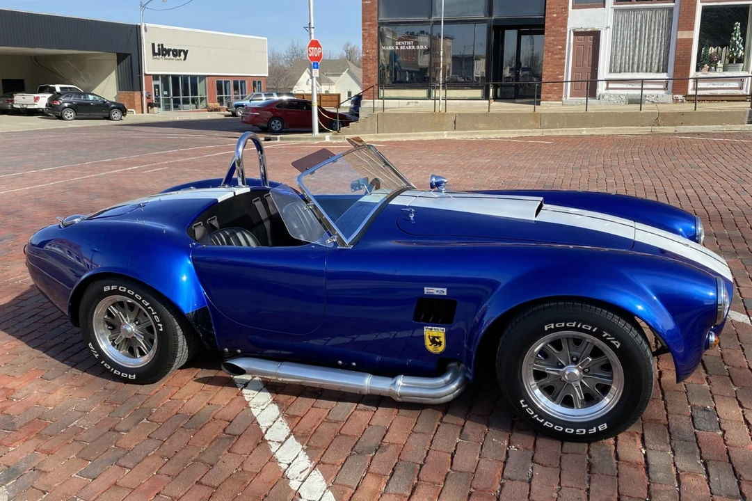 Shelby Cobra Replica - Image 14 of 31