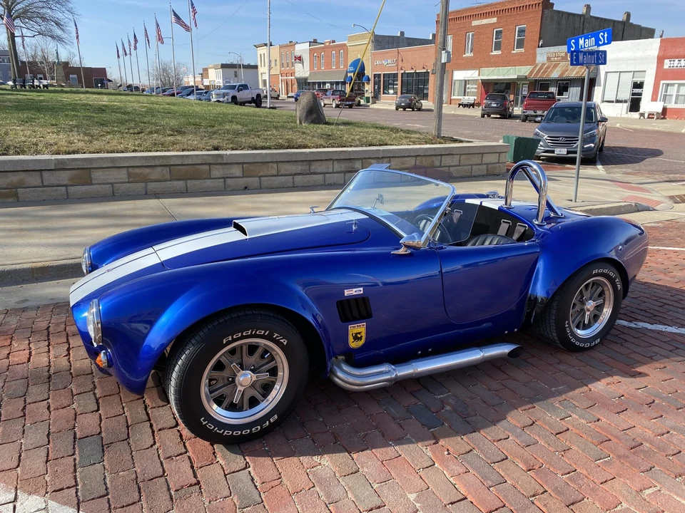 Shelby Cobra Replica - Image 4 of 31