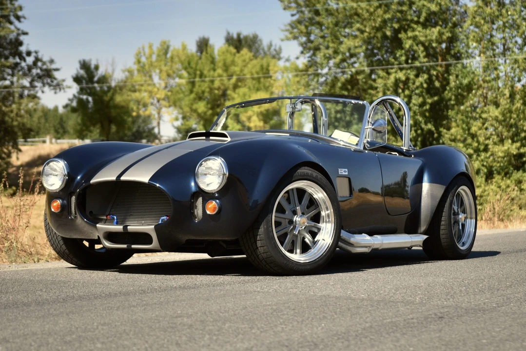 Shelby Cobra Replica - Image 7 of 31