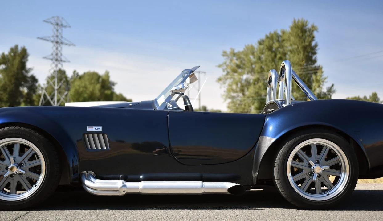 Shelby Cobra Replica - Image 27 of 31