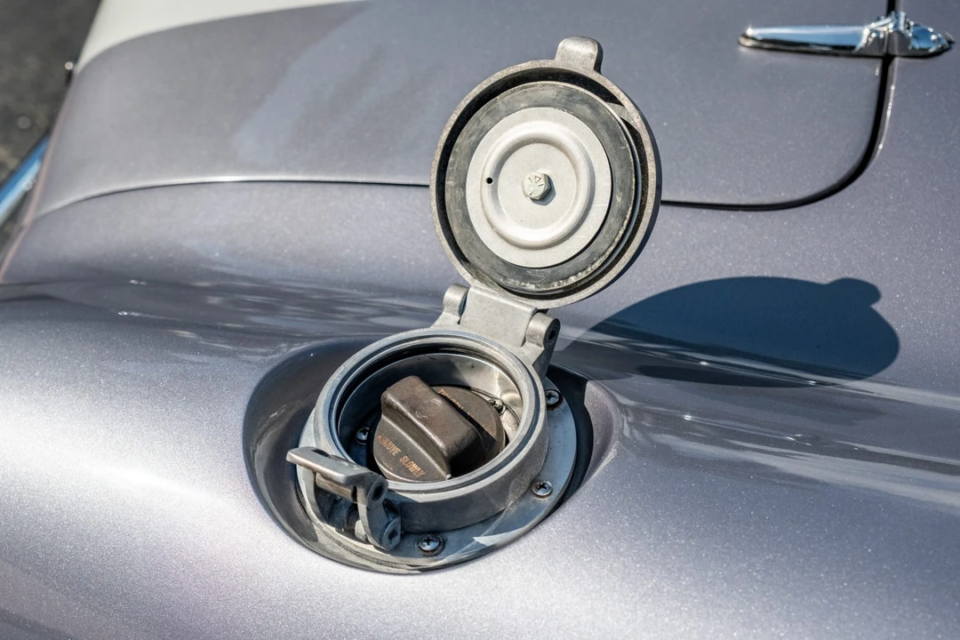 Shelby Cobra Replica - Image 28 of 31