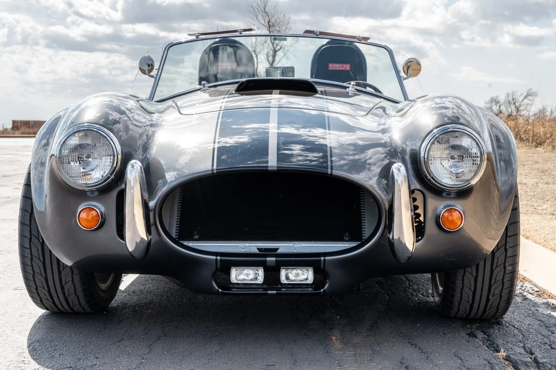 Shelby Cobra Replica - Image 2 of 31