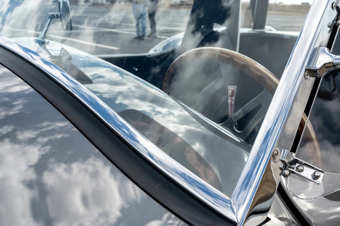 Shelby Cobra Replica - Image 18 of 31