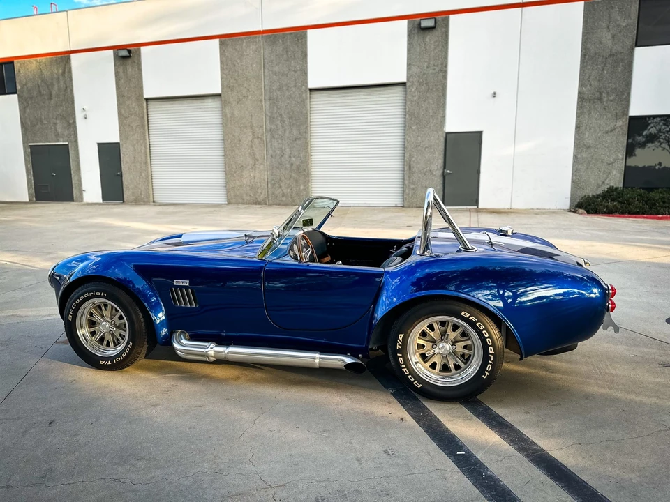Shelby Cobra Replica - Image 8 of 31