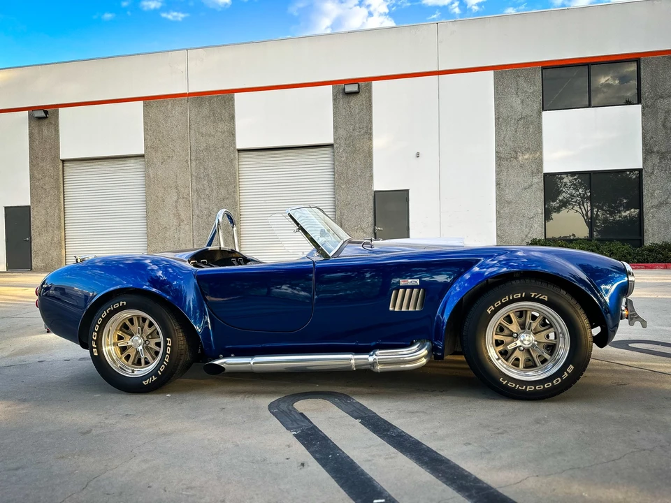 Shelby Cobra Replica - Image 17 of 31