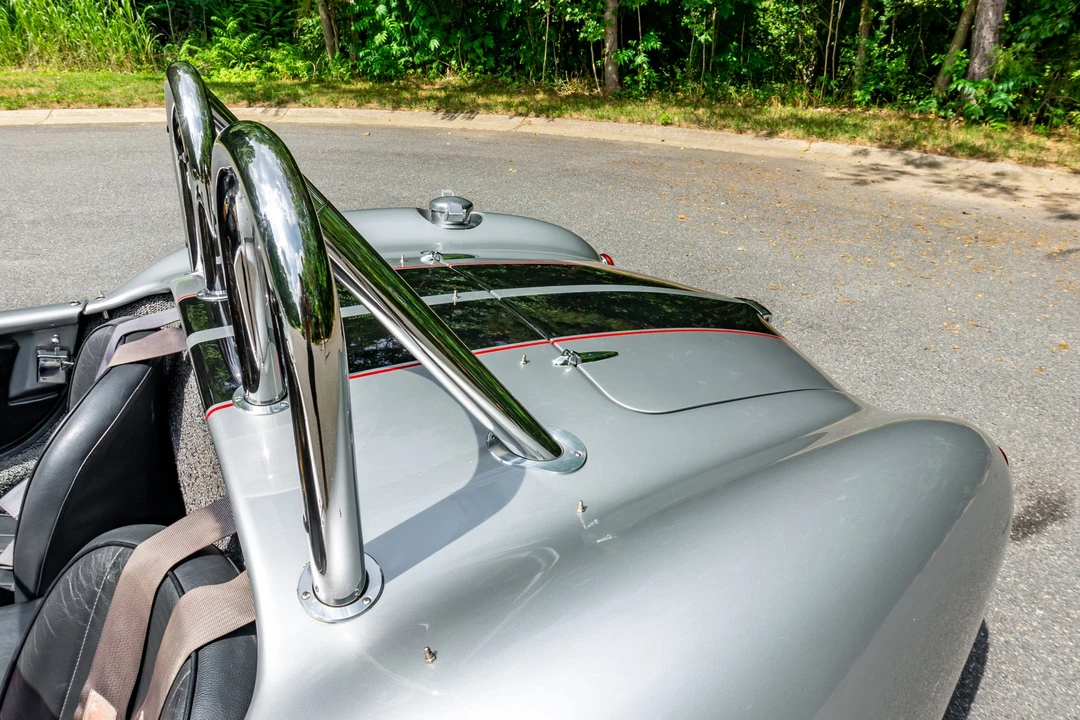 Shelby Cobra Replica - Image 25 of 31
